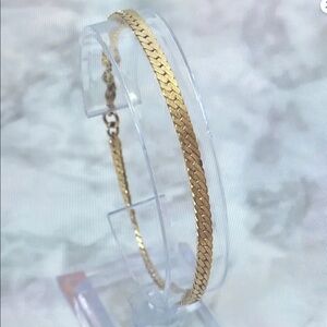 Elegant Gold Bracelet
